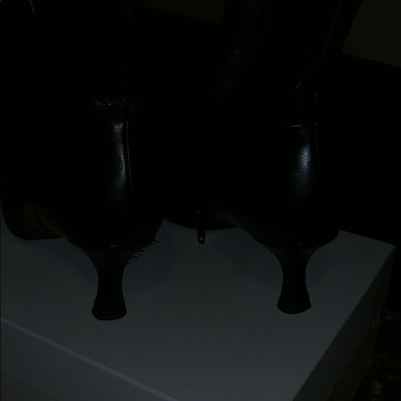 Shoes - Picture 4 of 6